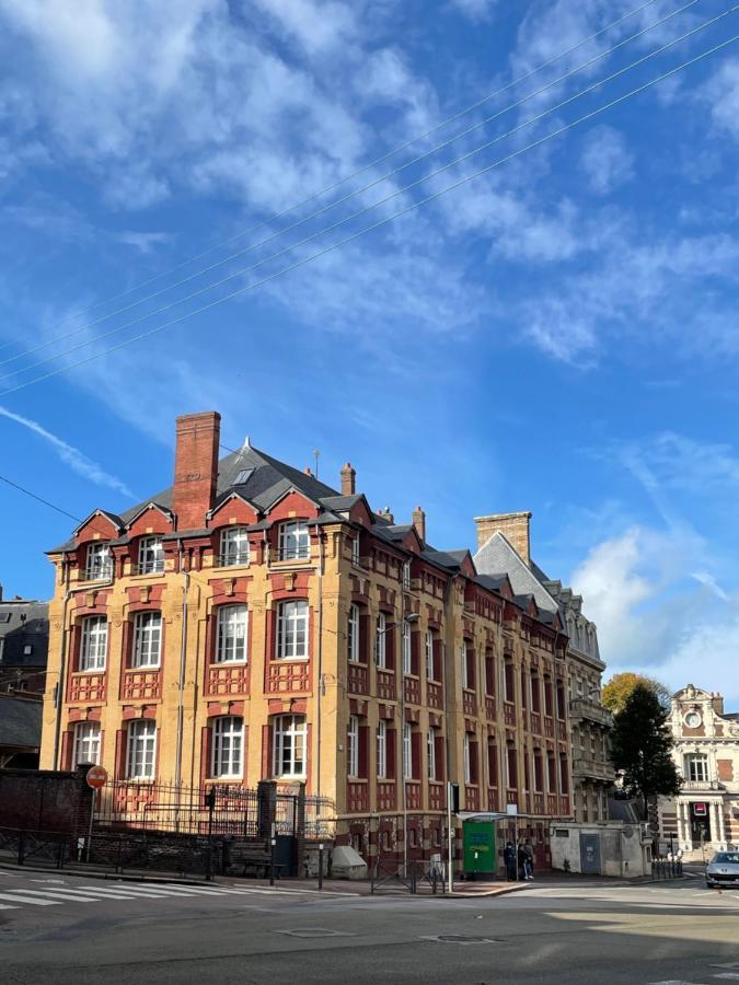 "C'Est La Recre" Place De Parking Privative Centre Ville Dieppe Exterior photo